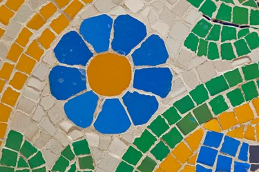 Barcelona, Spanien. Mosaikarbeit an der Fassade des Palau de la Música Catalana. Modernistisches Gebäude von Lluís Domènech i Montaner. Palast der katalanischen Musik.